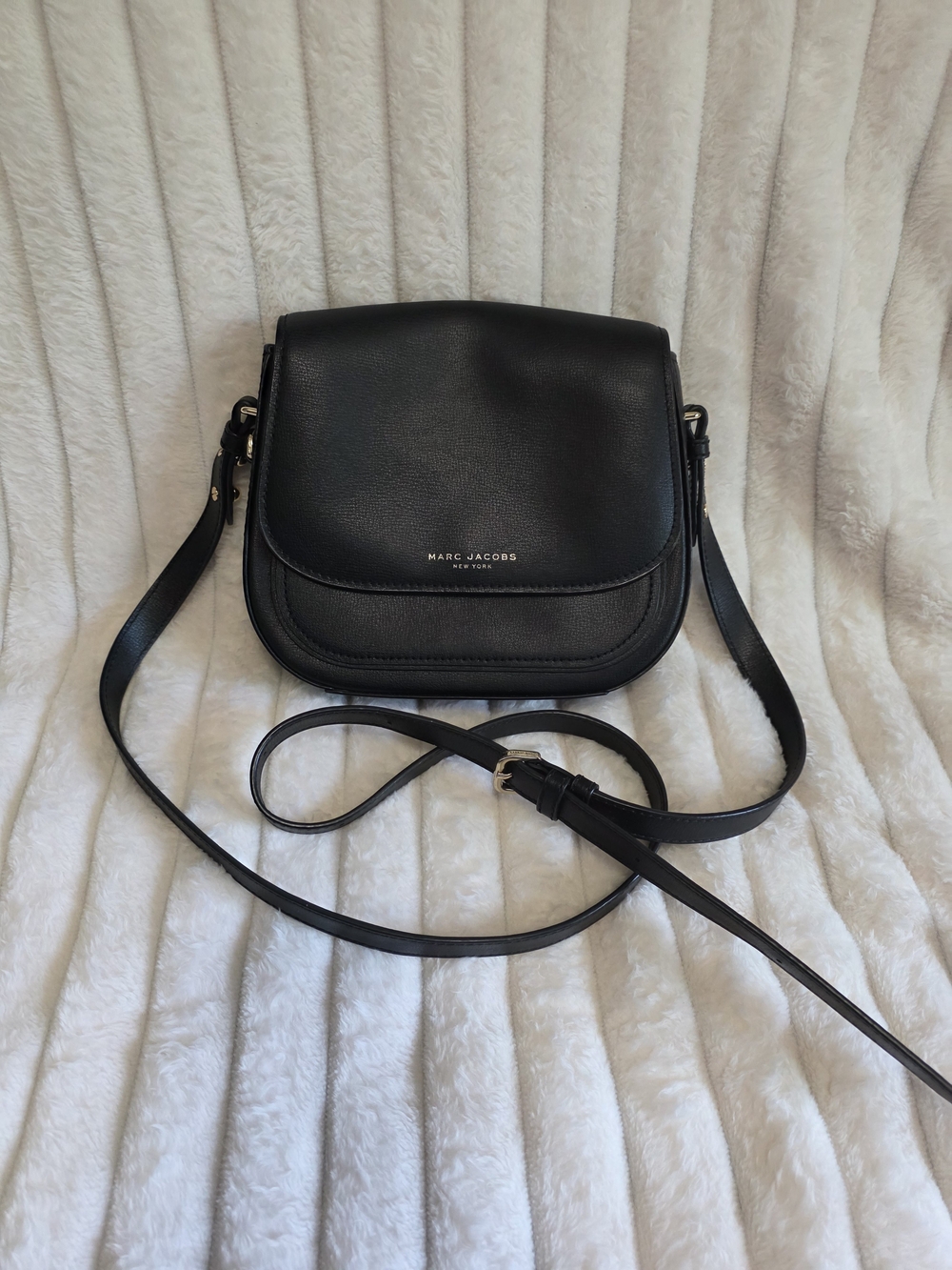 Marc Jacobs Black Leather Crossbody Bag - Picture 2 of 10